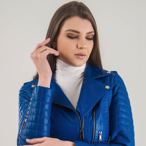 kadinlar icin deri ceket nasil kombinlenir sokak modasindan davet sikligina 7 oneri